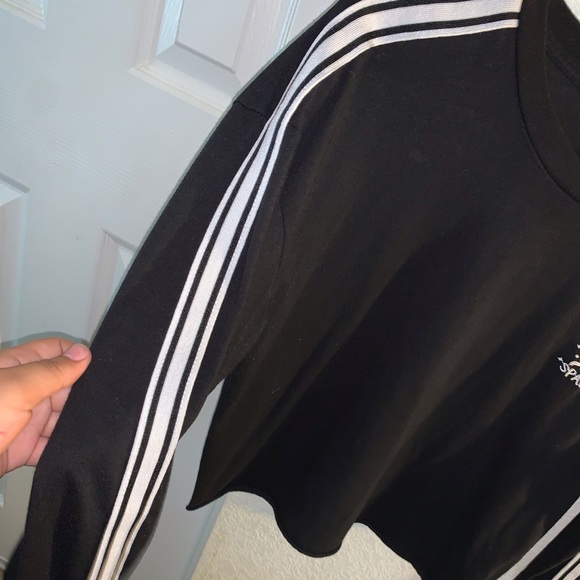 Long sleeve “I need space” crop top - Picture 4 of 4